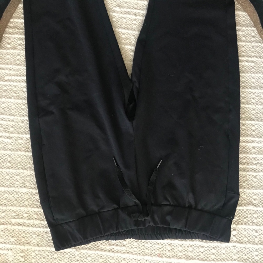 Black stretchy lounge pants